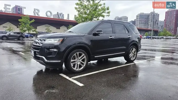 Ford Explorer 2018 photo 2