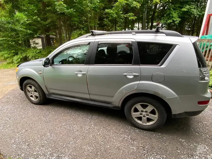 Mitsubishi Outlander 2009 photo 4