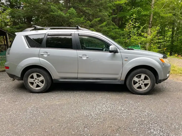 Mitsubishi Outlander 2009 photo 3