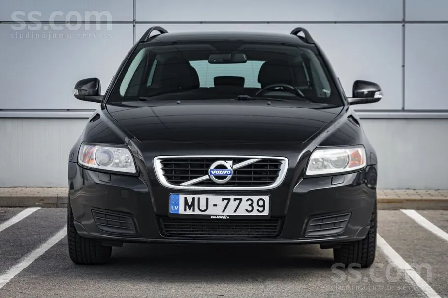 Volvo V50 2010 photo 2