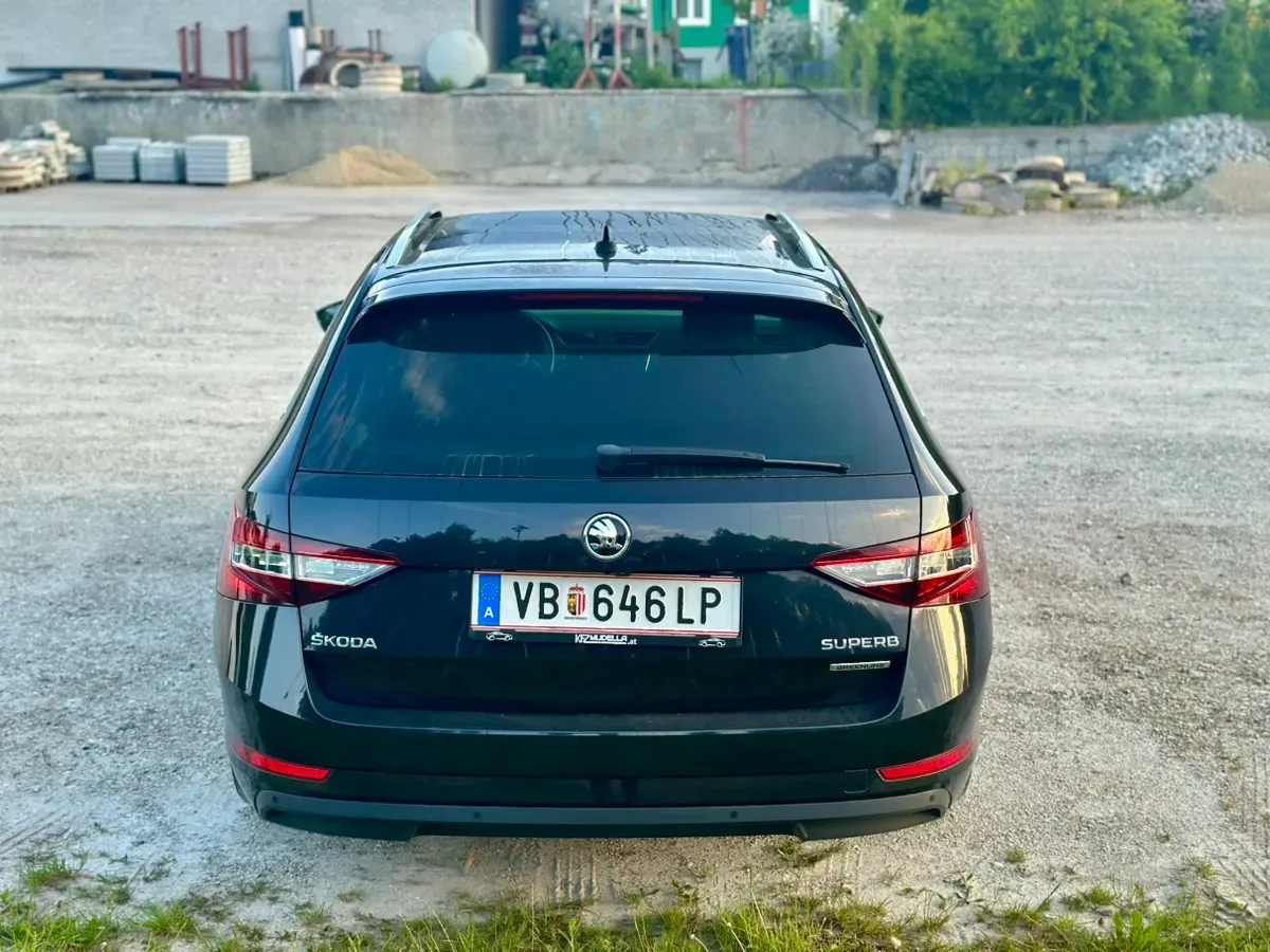 Skoda Superb 2017 photo 2