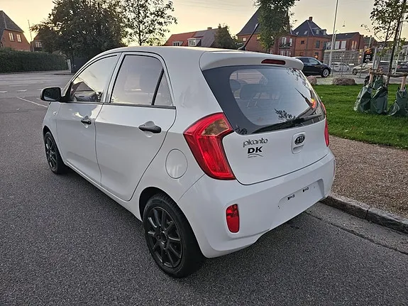 Kia Picanto 2011 photo 2