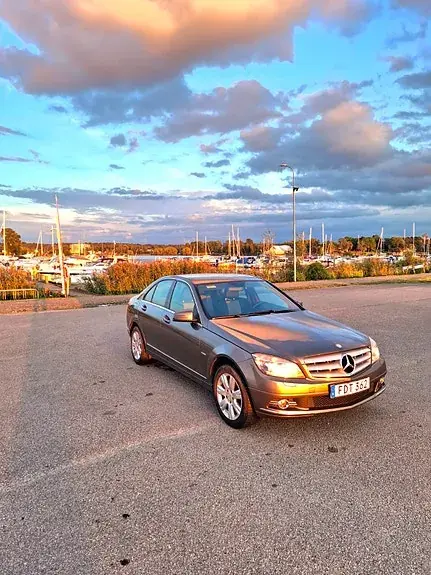 Mercedes-Benz C180 2010 photo 4