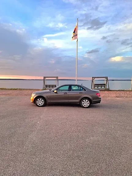 Mercedes-Benz C180