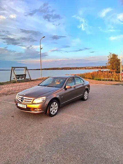 Mercedes-Benz C180 2010 photo 3