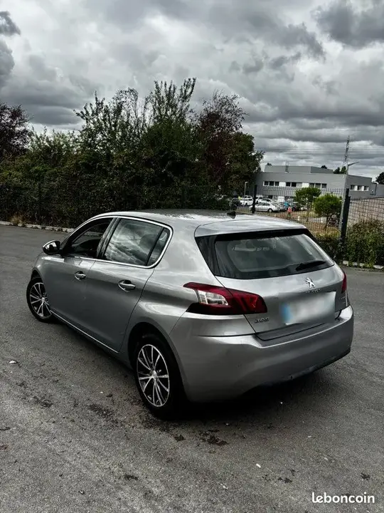 Peugeot 308 2015 photo 2