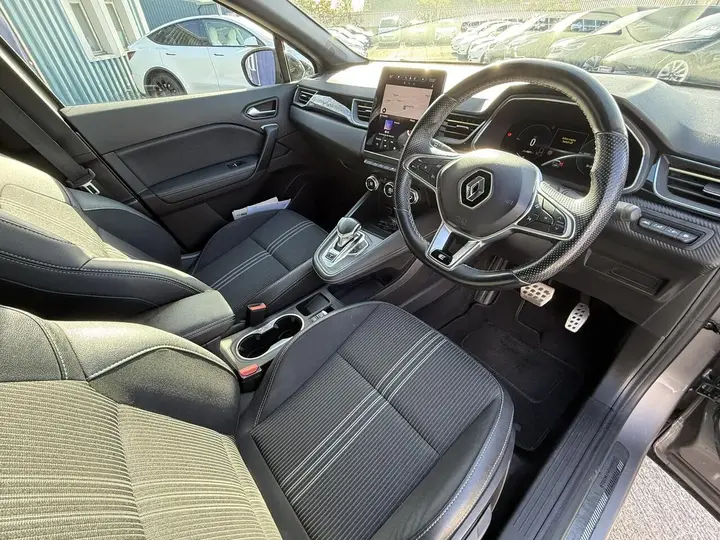 Renault Captur 2023 photo 2