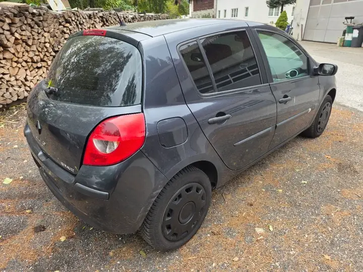 Renault Clio 2007 photo 3