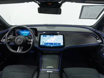Mercedes-Benz E-Class 2025 photo 3