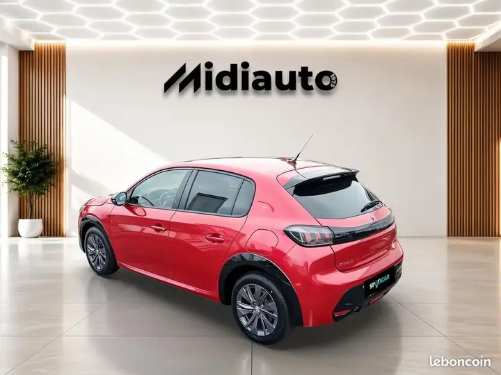 Peugeot 208 2022 photo 3