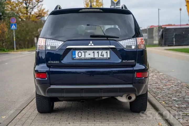 Mitsubishi Outlander 2011 photo 5