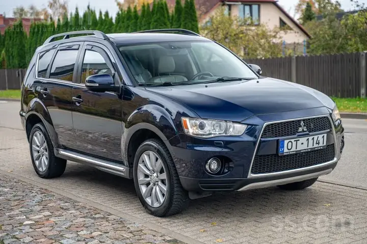 Mitsubishi Outlander 2011 photo 3