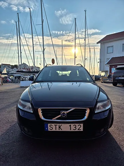 Volvo V50 2010 photo 2