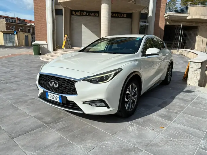 Infiniti Q30 2019 photo 3