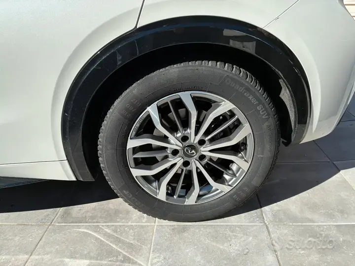 Infiniti Q30 2019 photo 2