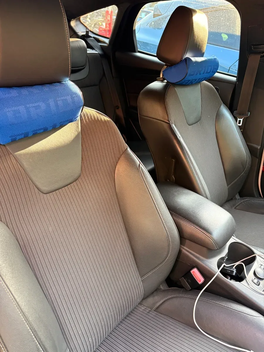 Ford Focus 2012 photo 2