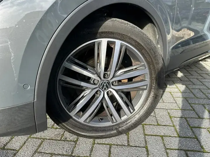 Volkswagen Tiguan 2023 photo 3