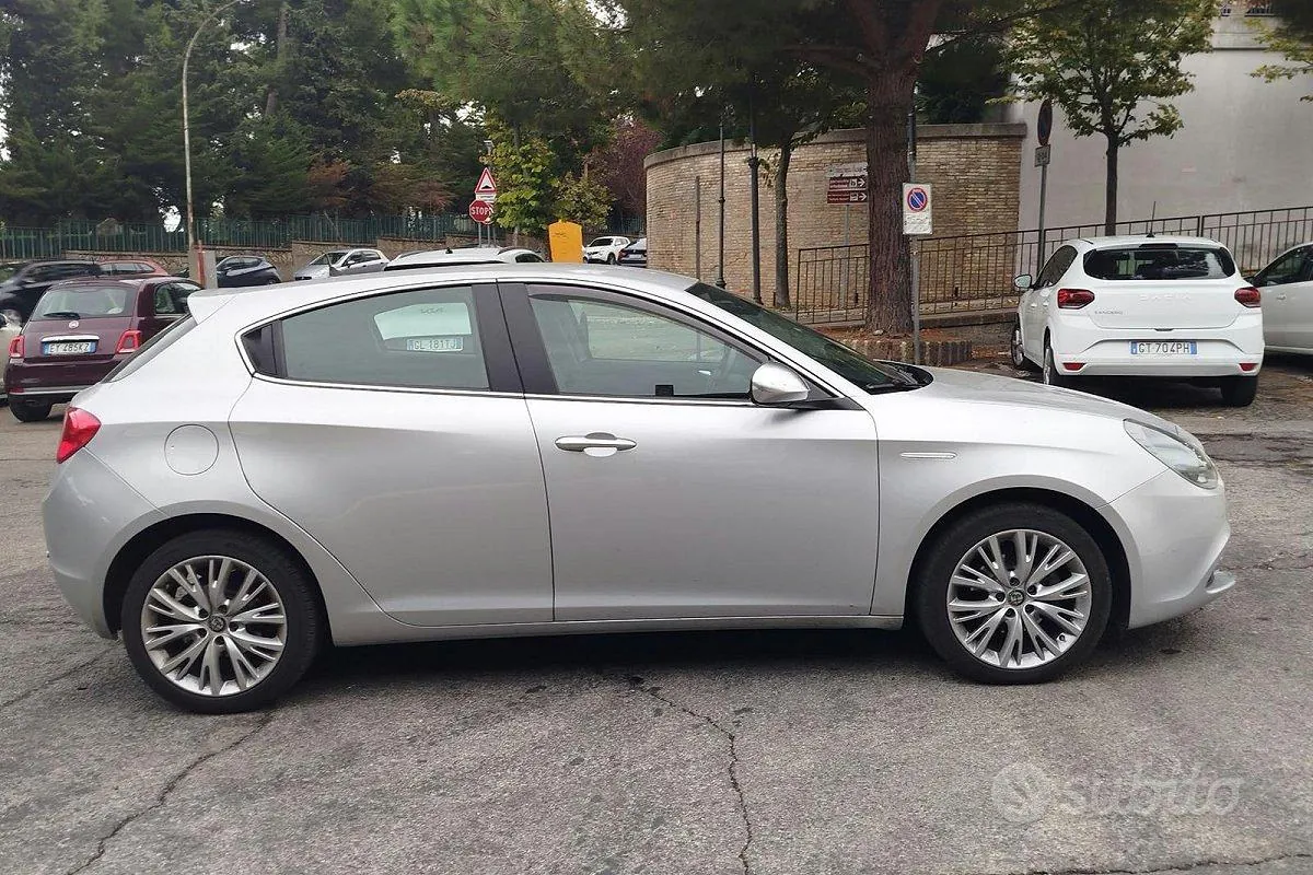 Alfa Romeo Giulietta 2016 photo 4