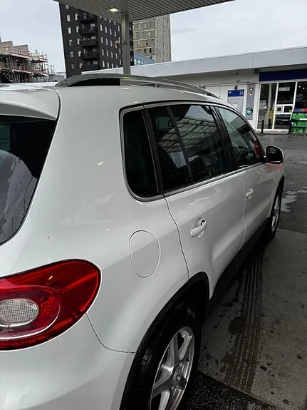 Volkswagen Tiguan 2010 photo 2