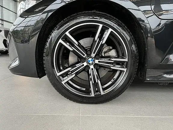 BMW 330E 2025 photo 4