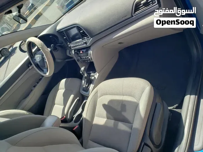 Hyundai Elantra 2017 photo 3