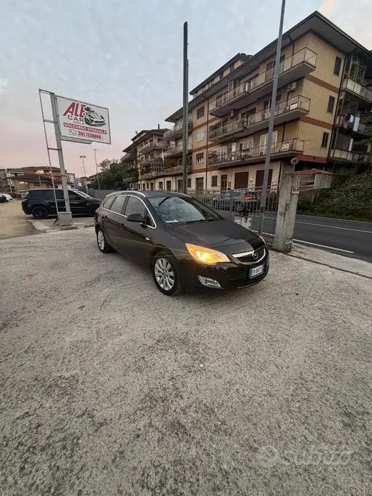 Opel Astra 2013 photo 3
