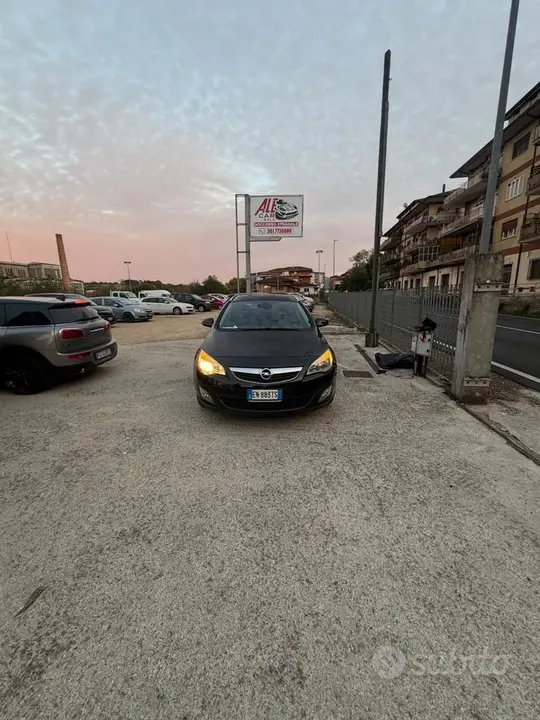 Opel Astra 2013 photo 4