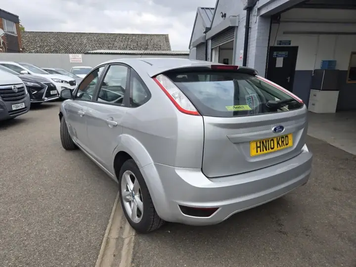 Ford Focus 2010 photo 5