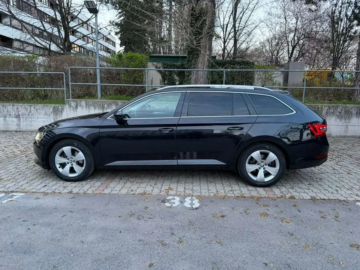 Skoda Superb 2019 photo 3