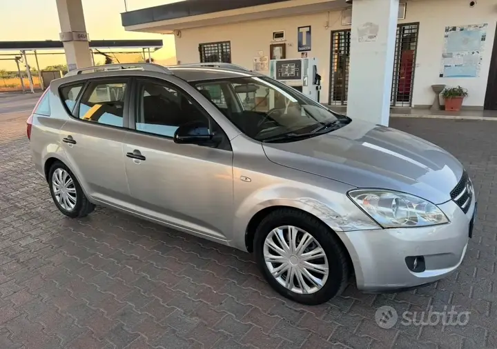 Kia Ceed 2011 photo 4