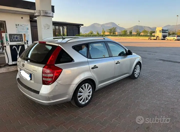 Kia Ceed 2011 photo 2
