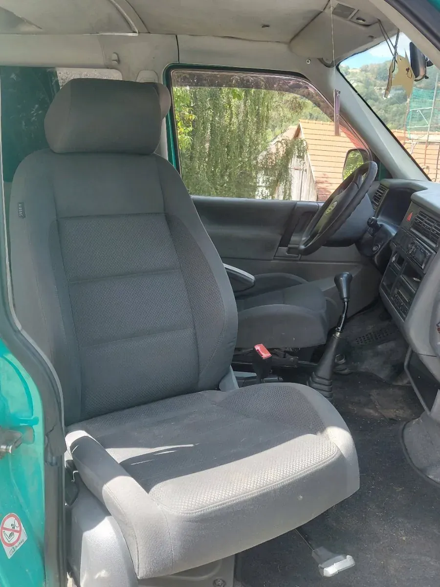 Volkswagen T4 1999 photo 2