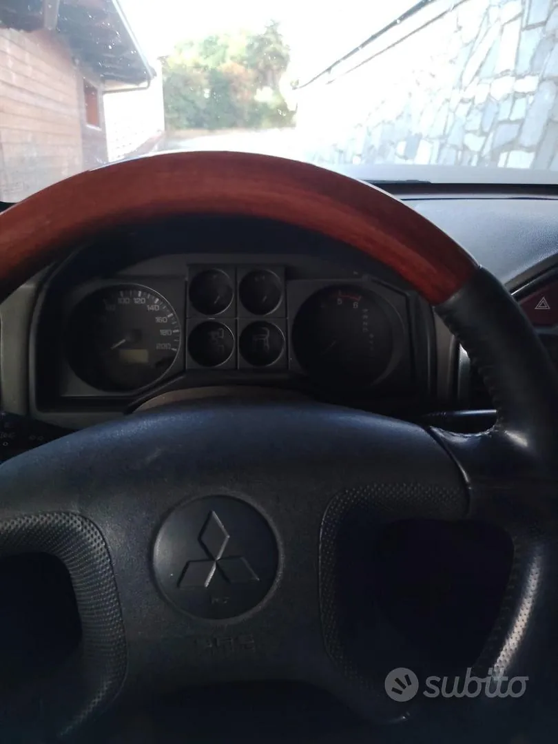 Mitsubishi Pajero 2004 photo 4