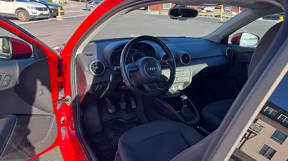 Audi A1 2011 photo 3