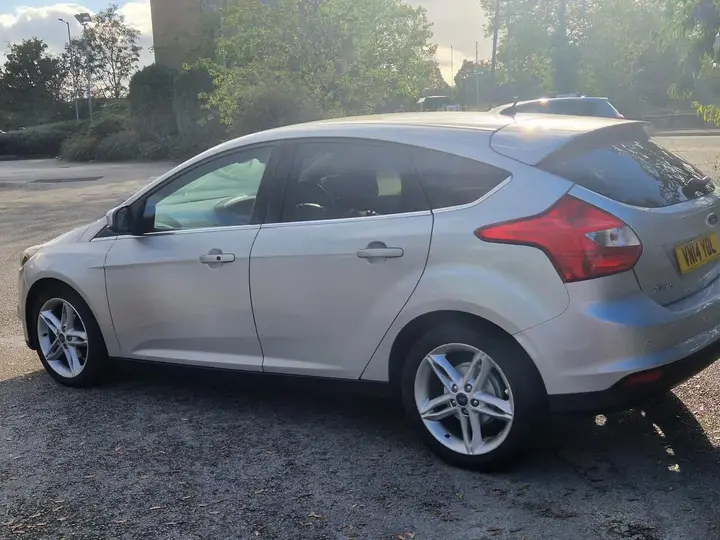 Ford Focus 2014 photo 3