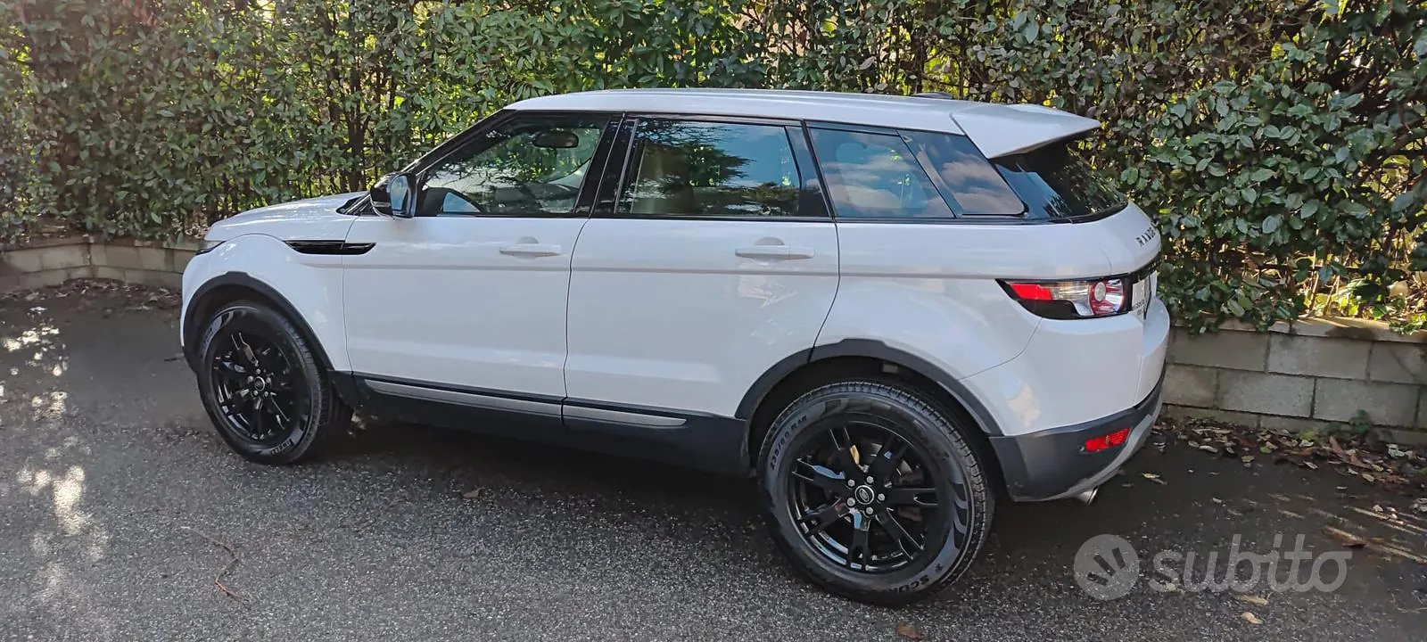 Land Rover Range Rover Evoque 2012 photo 2