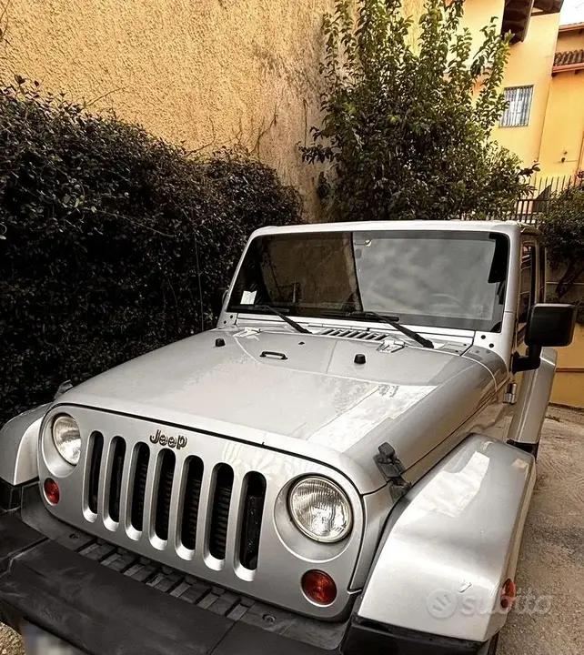 Jeep Wrangler 2011 photo 2