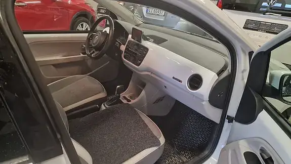Volkswagen E-Up! 2015 photo 5