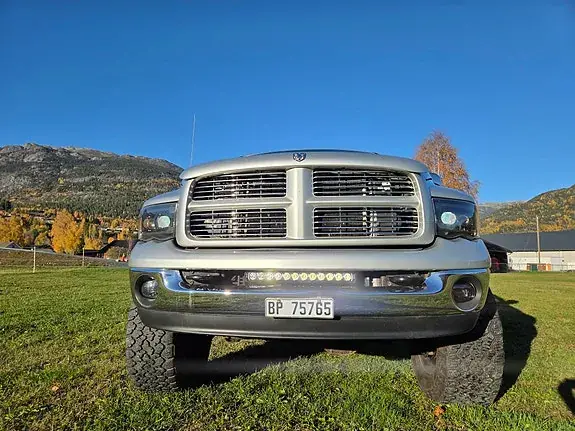 Dodge Ram 2500 2003 photo 2