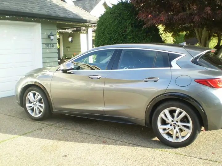 Infiniti Qx30 2017 photo 2