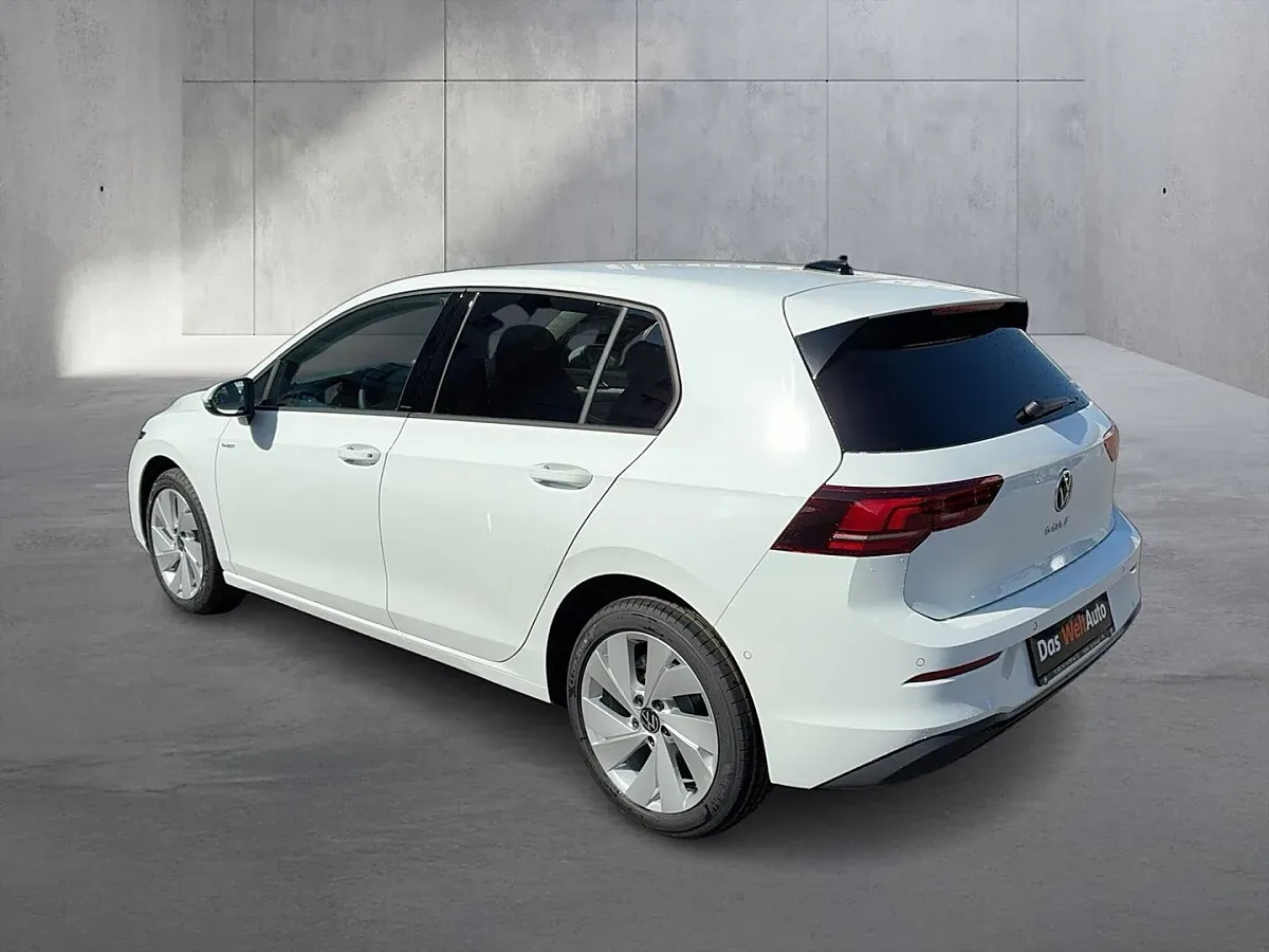 Volkswagen Golf 2026 photo 3