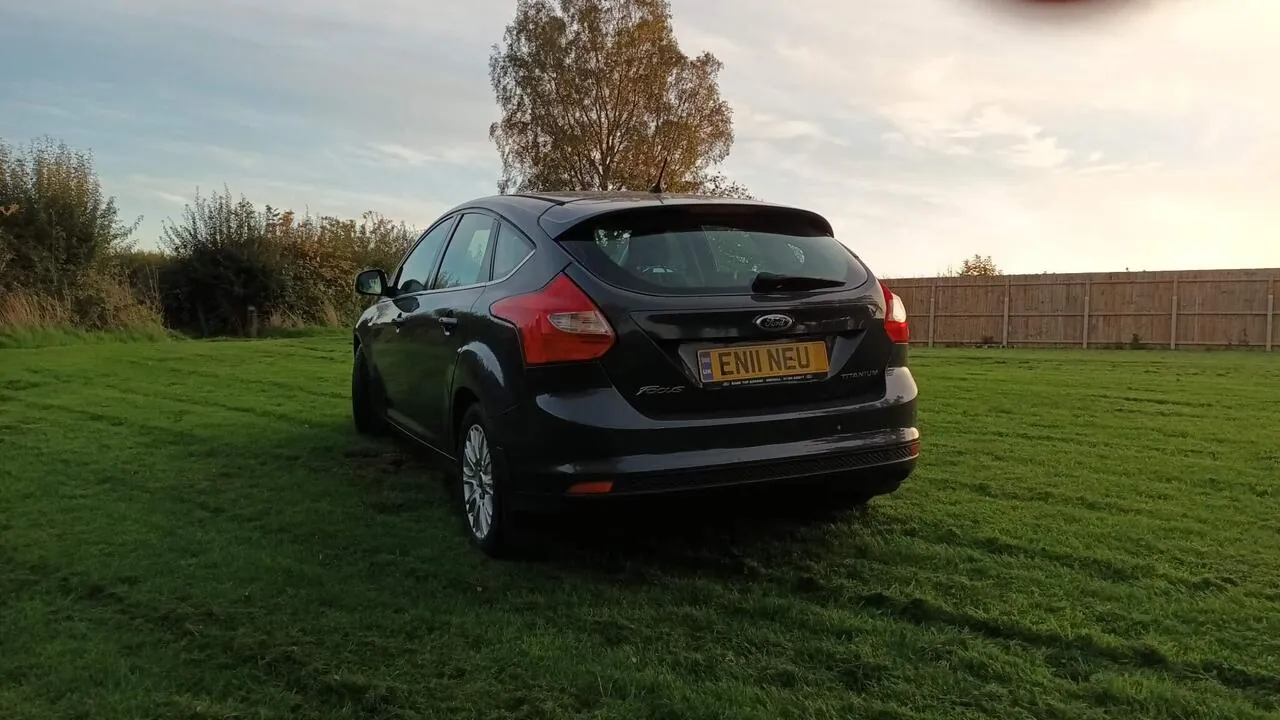 Ford Focus 2011 photo 3