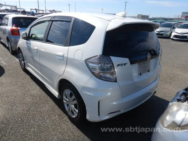 Honda Fit Rs 2013 photo 3