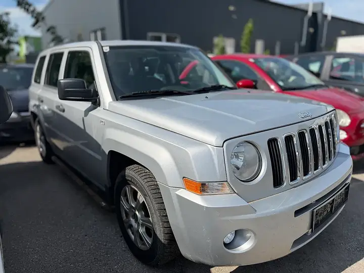 Jeep Patriot 2010 photo 2