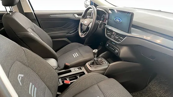 Ford Focus 2023 photo 3
