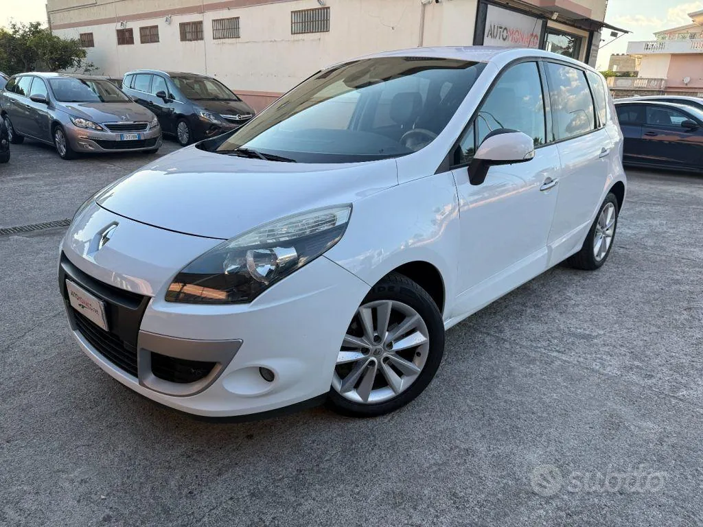 Renault Scenic 2011 photo 3