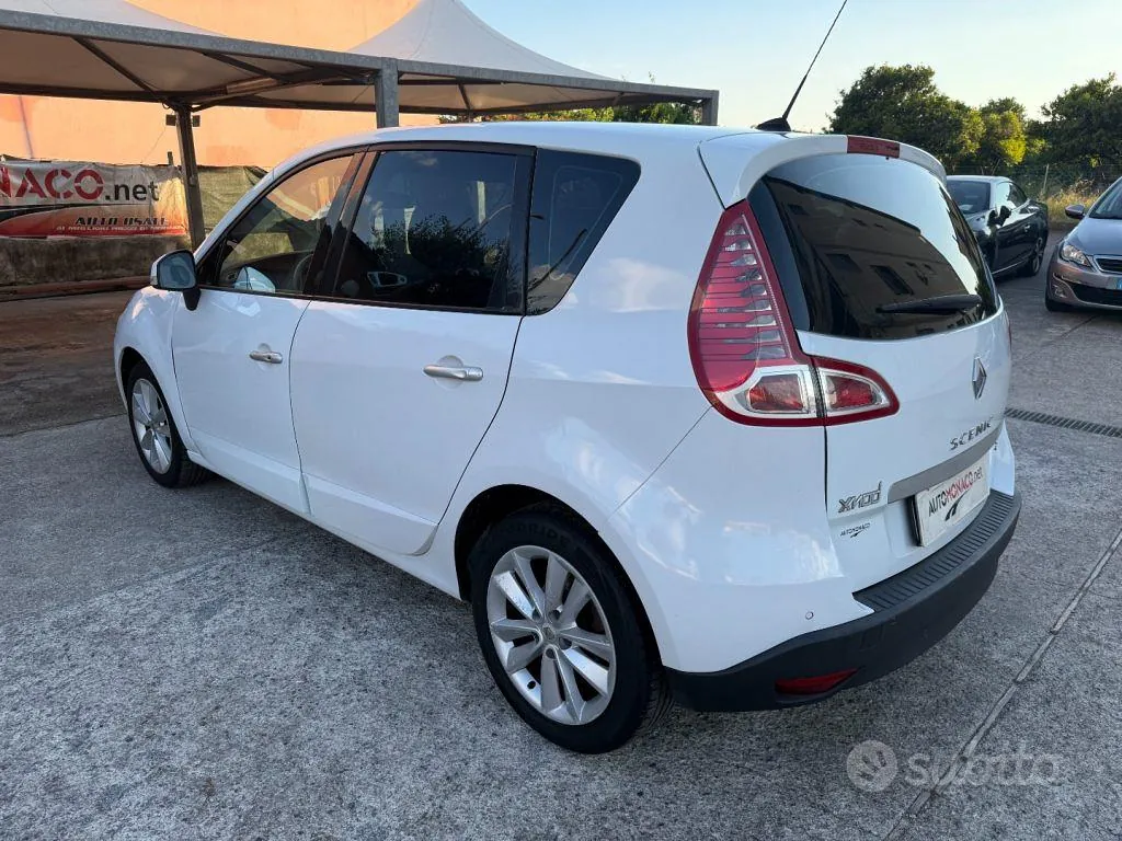 Renault Scenic 2011 photo 4