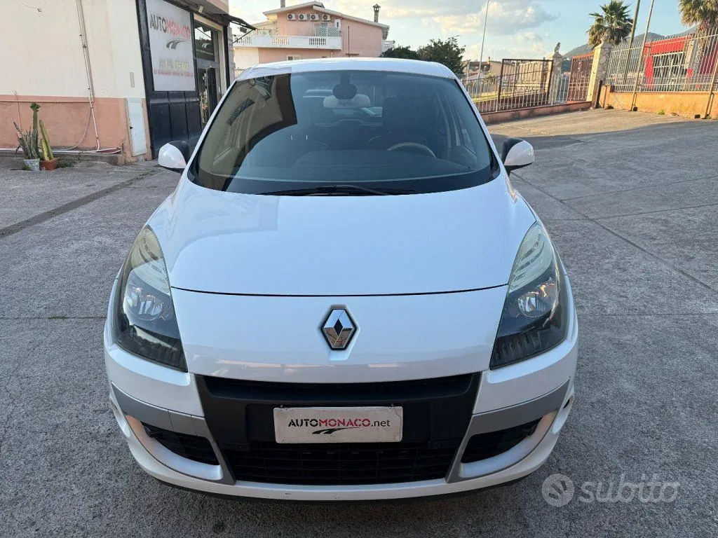 Renault Scenic 2011 photo 2
