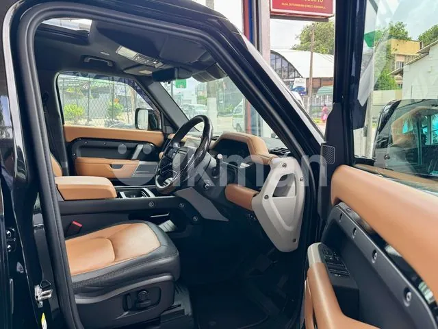 Land Rover Defender 2026 photo 2