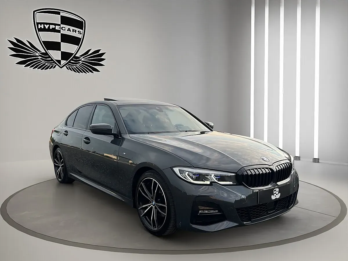 BMW 3 Series 2019 photo 2
